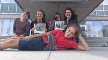 Reportéři na startu z Mediálního klubu na návštěvě v České televizi